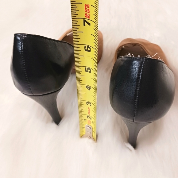 Coach and Four Women's Anna Camel Suede High Heels Sz 9.5M - Picture 6 of 11